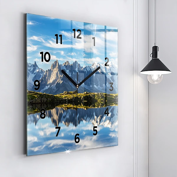 Wanduhr quadratisch Chamonix-Tal, Französische Alpen