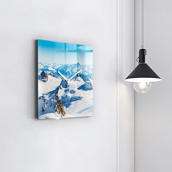 Wanduhr quadratisch Skifahrer in den Alpen