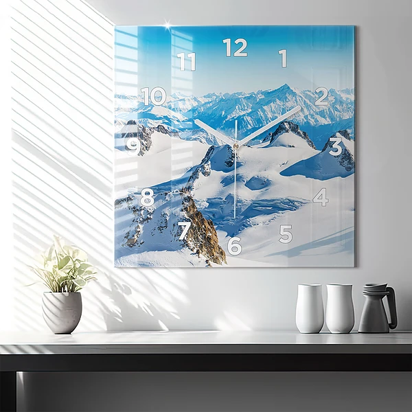 Wanduhr quadratisch Skifahrer in den Alpen