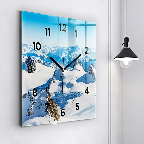 Wanduhr quadratisch Skifahrer in den Alpen