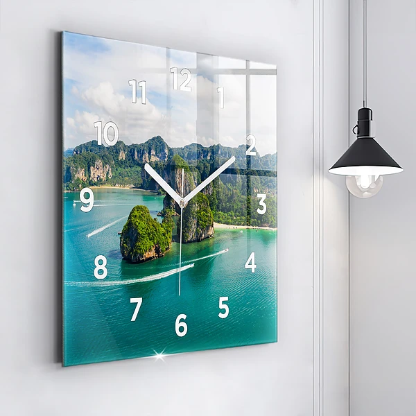 Wanduhr modern quadratisch Insel in Thailand