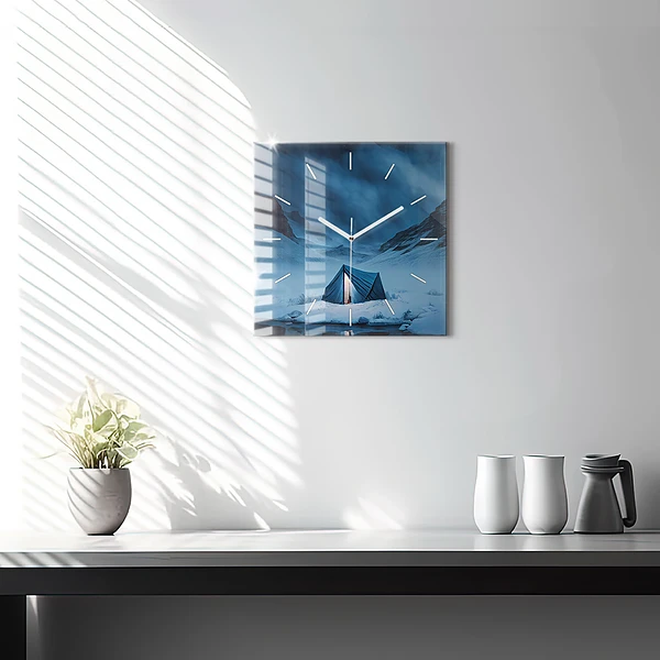 Wanduhr quadratisch mit motiv Zelt in den Bergen von Island