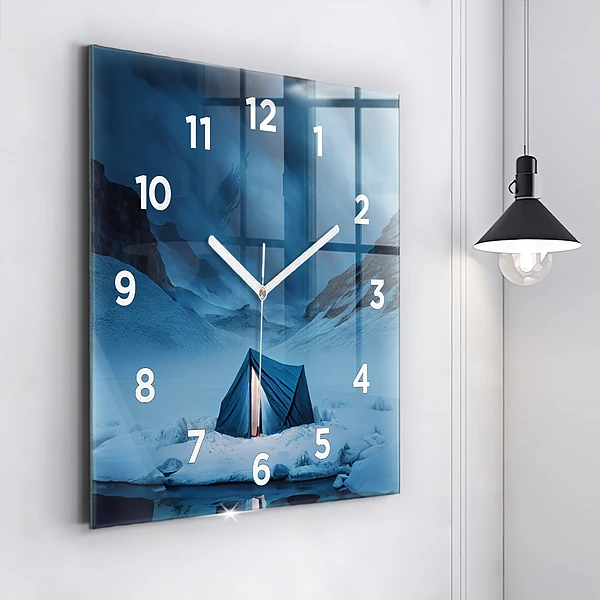 Wanduhr quadratisch mit motiv Zelt in den Bergen von Island