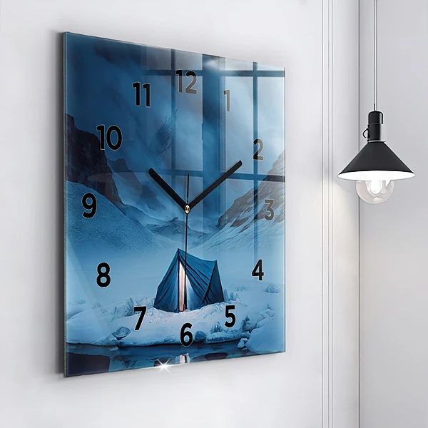 Wanduhr quadratisch mit motiv Zelt in den Bergen von Island