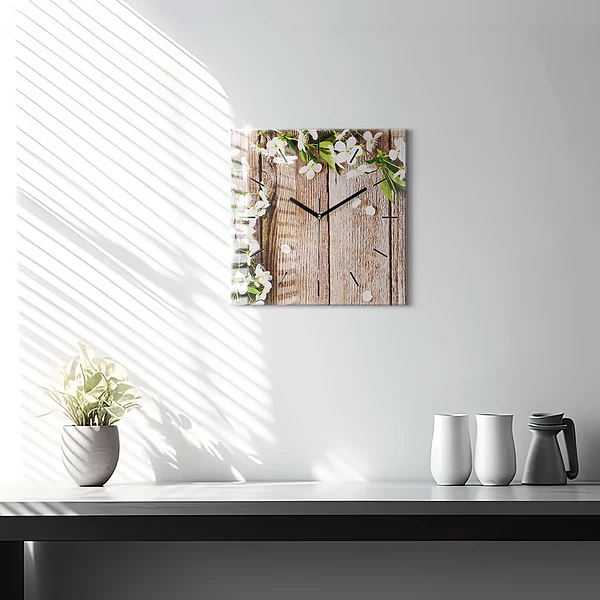 Wanduhr modern quadratisch Blumen auf Holz