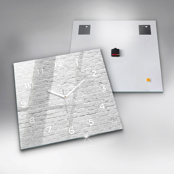 Wanduhr quadratisch Backsteinmauer