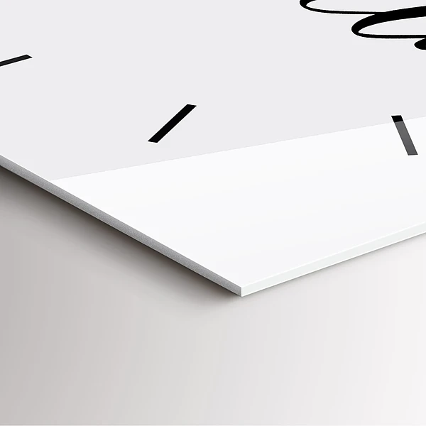 Wanduhr quadratisch Abenteuerliche Inschrift
