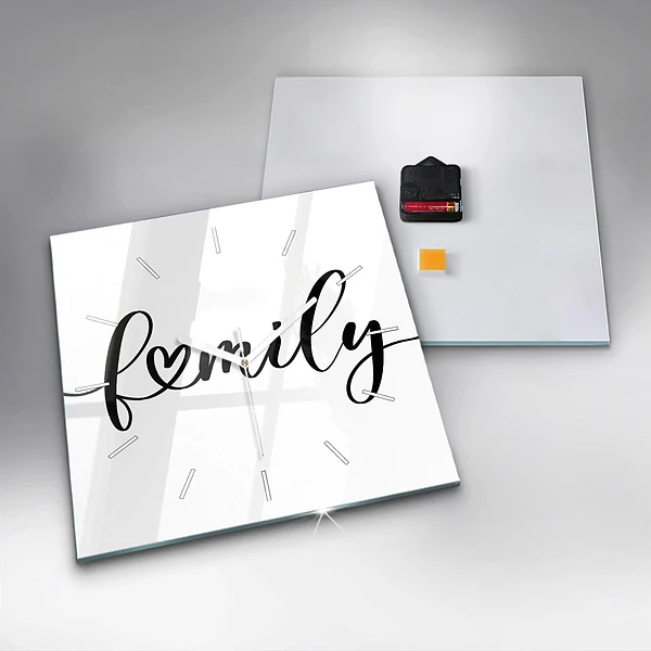 Wanduhr modern quadratisch Familieninschrift