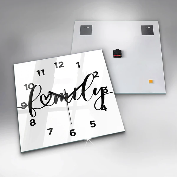 Wanduhr modern quadratisch Familieninschrift