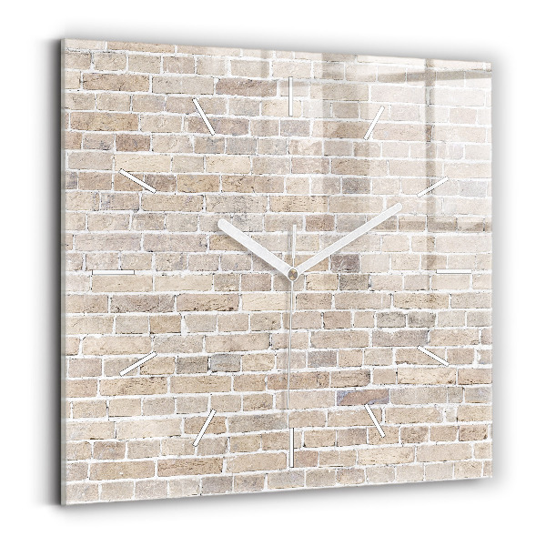 Wanduhr quadratisch Backsteinmauer