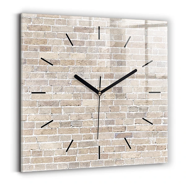 Wanduhr quadratisch Backsteinmauer