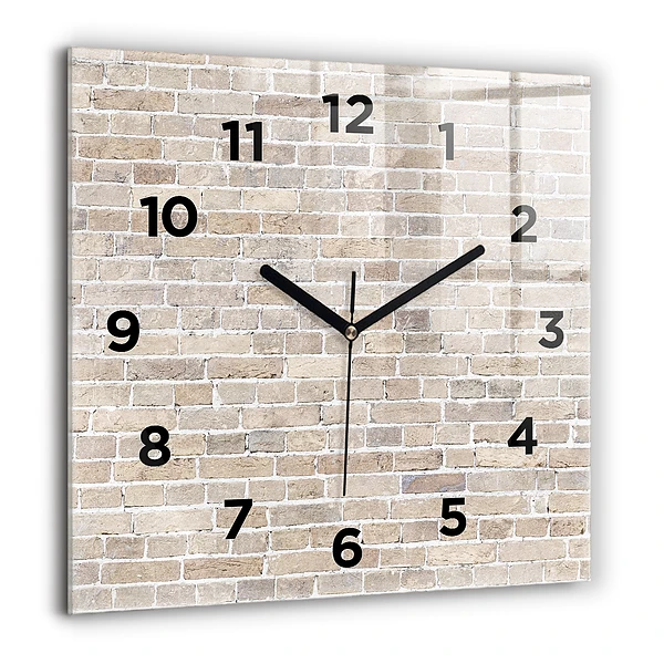 Wanduhr quadratisch Backsteinmauer