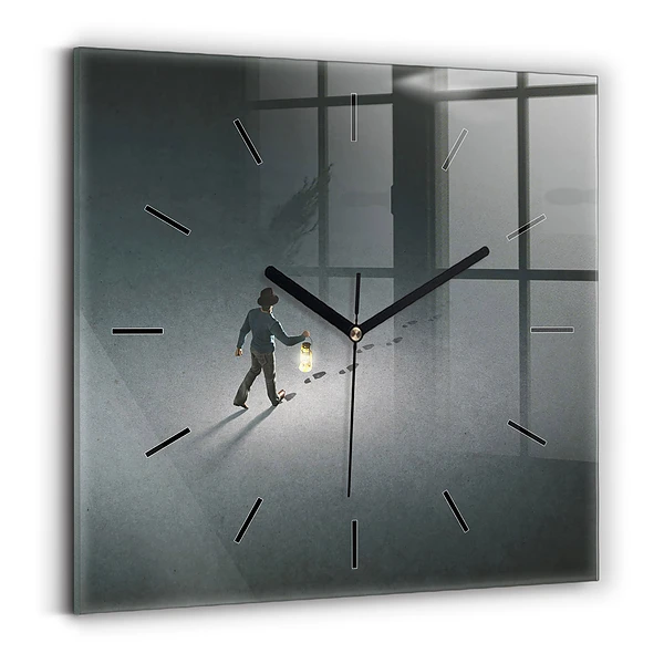 Wanduhr quadratisch Wanderer in der Dunkelheit