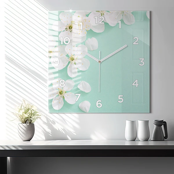 Wanduhr quadratisch Blühende Gänseblümchen
