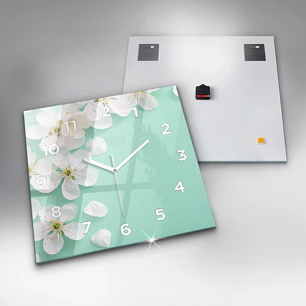 Wanduhr quadratisch Blühende Gänseblümchen