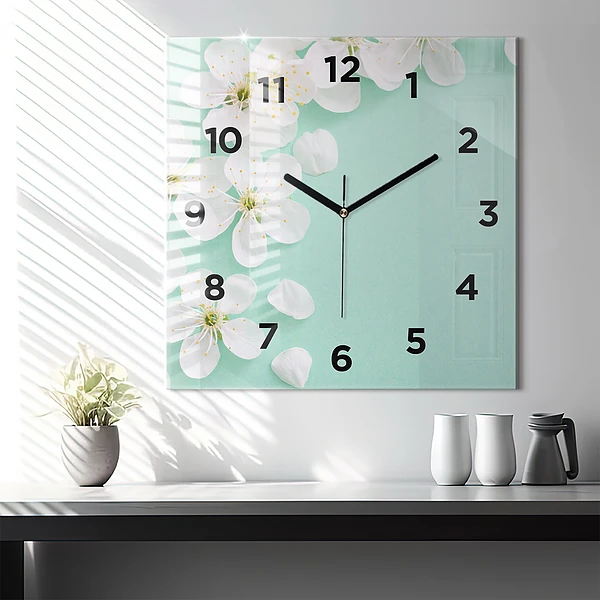 Wanduhr quadratisch Blühende Gänseblümchen