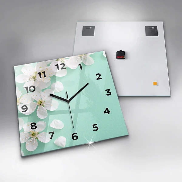 Wanduhr quadratisch Blühende Gänseblümchen