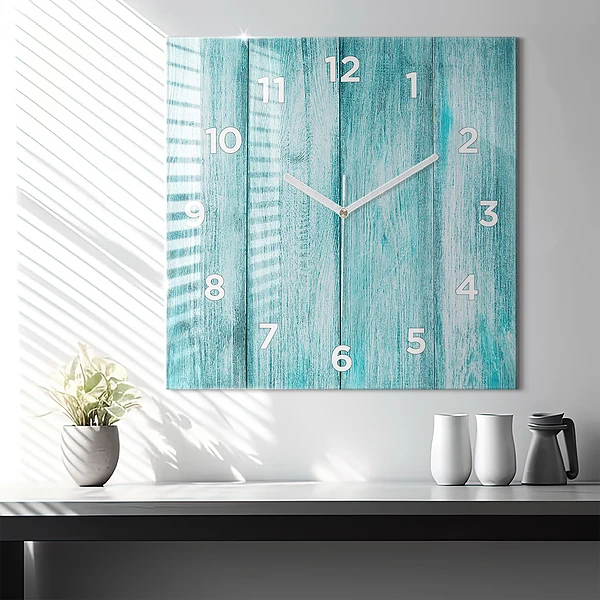 Wanduhr quadratisch Blaues altes Holz