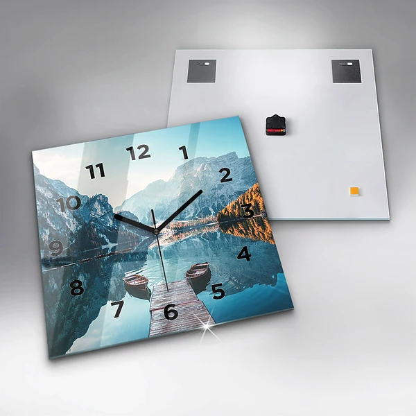Wanduhr modern quadratisch Boote auf einem See