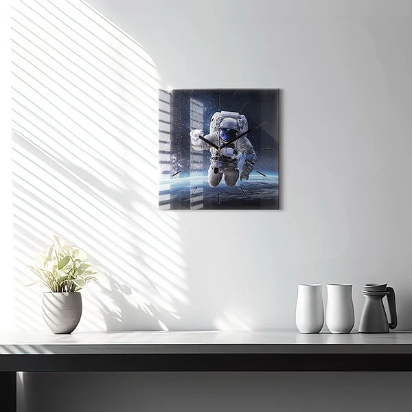 Wanduhr quadratisch Astronaut