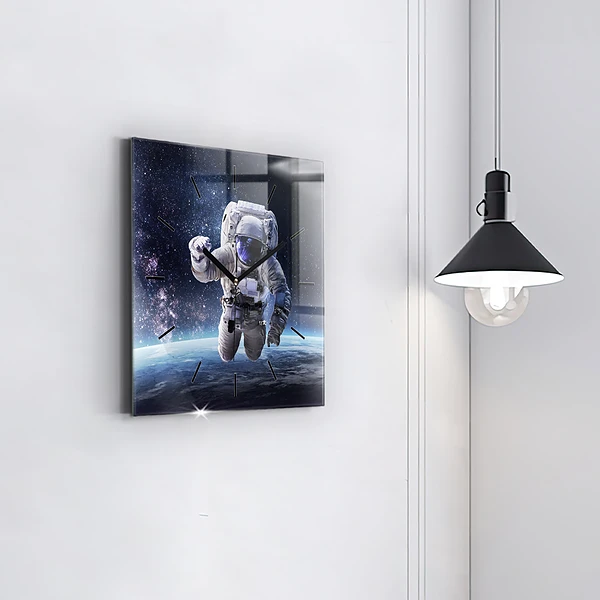 Wanduhr quadratisch Astronaut