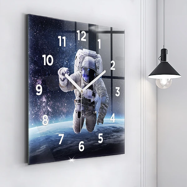Wanduhr quadratisch Astronaut