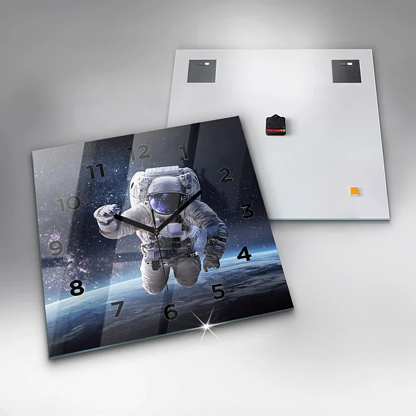 Wanduhr quadratisch Astronaut