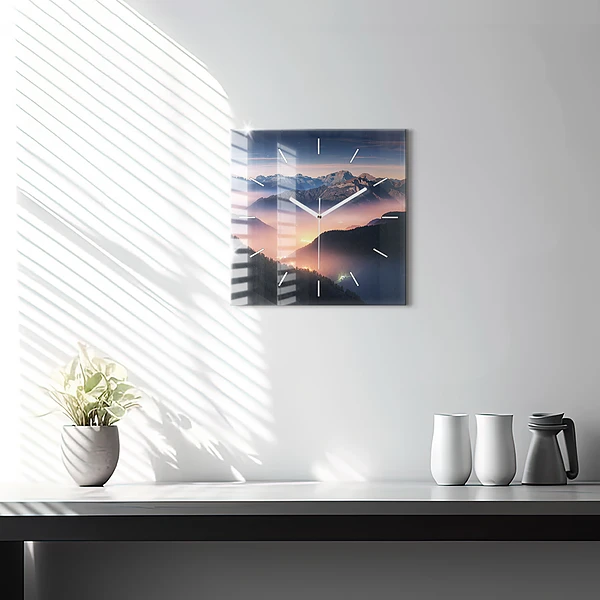 Wanduhr modern quadratisch Bergspitzen Landschaft
