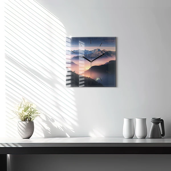 Wanduhr modern quadratisch Bergspitzen Landschaft