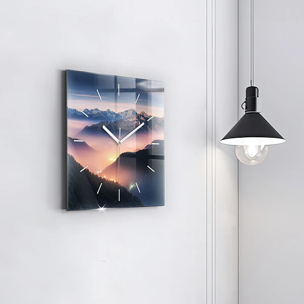 Wanduhr modern quadratisch Bergspitzen Landschaft