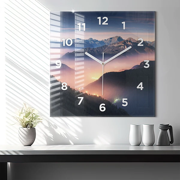 Wanduhr modern quadratisch Bergspitzen Landschaft