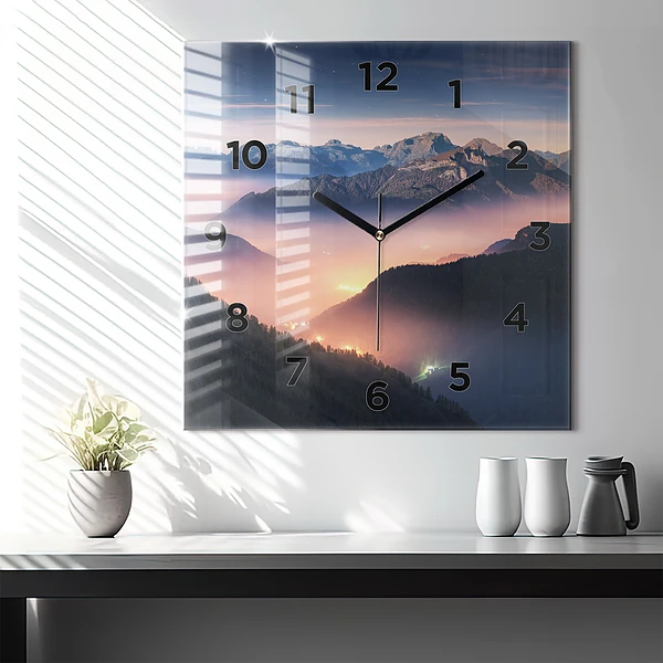 Wanduhr modern quadratisch Bergspitzen Landschaft