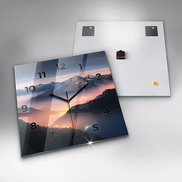 Wanduhr modern quadratisch Bergspitzen Landschaft