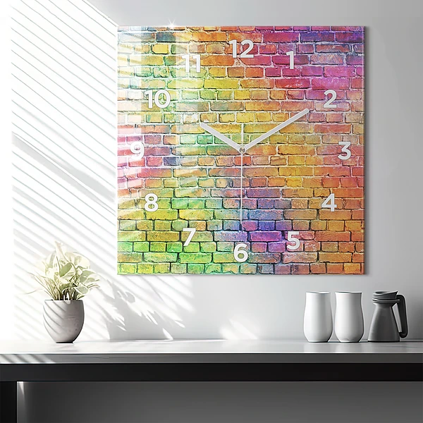 Wanduhr quadratisch Bemalte Wand