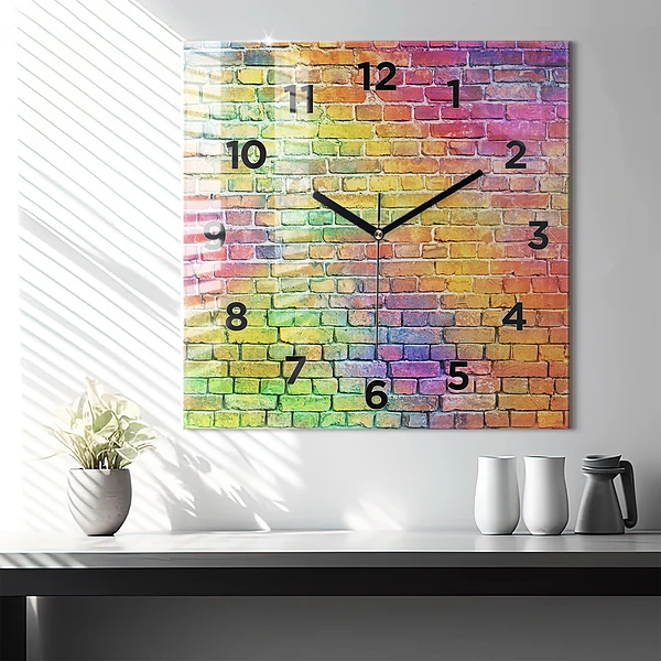 Wanduhr quadratisch Bemalte Wand