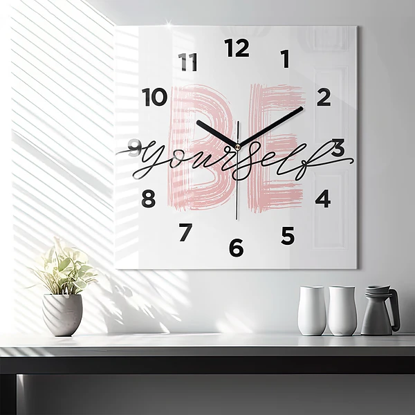 Wanduhr quadratisch mit motiv Inschrift Sei du selbst