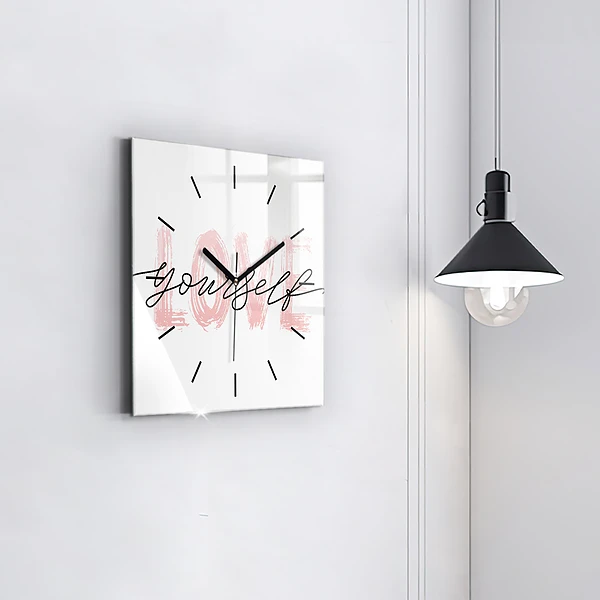 Wanduhr quadratisch Inschrift Liebe dich selbst