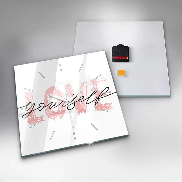 Wanduhr quadratisch Inschrift Liebe dich selbst