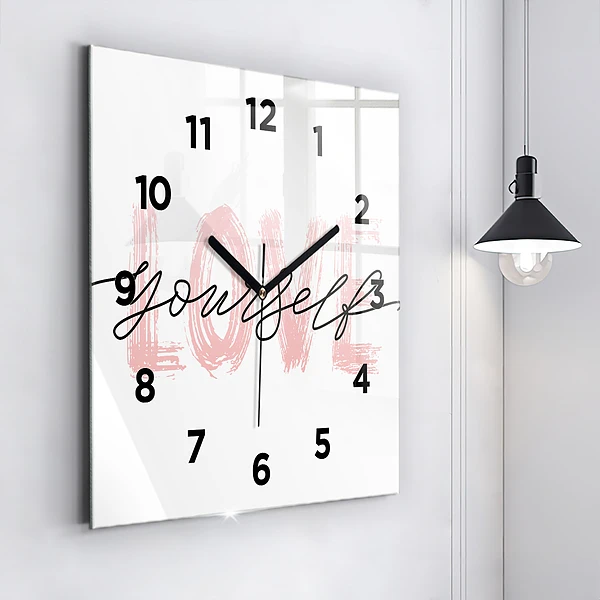 Wanduhr quadratisch Inschrift Liebe dich selbst