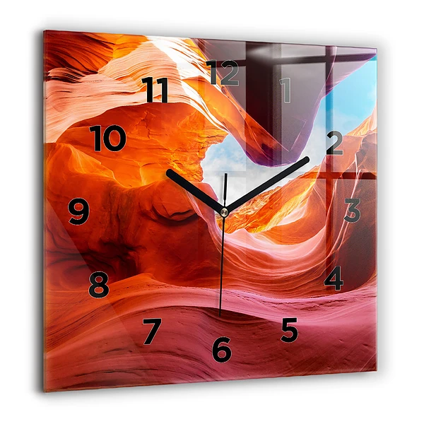 Wanduhr modern quadratisch Schlucht