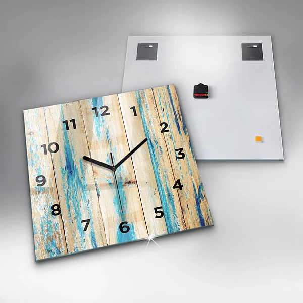 Wanduhr modern quadratisch Zerkratztes Holz