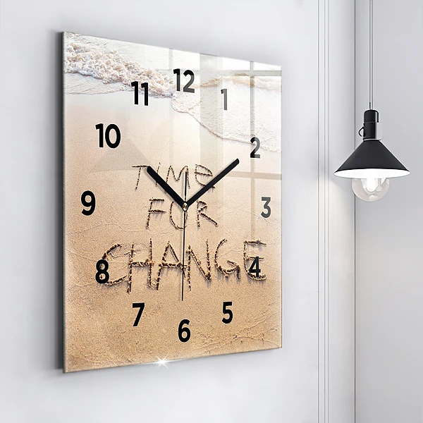 Wanduhr modern quadratisch Zitat am Strand
