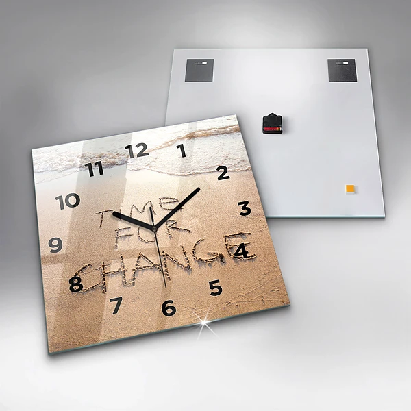 Wanduhr modern quadratisch Zitat am Strand