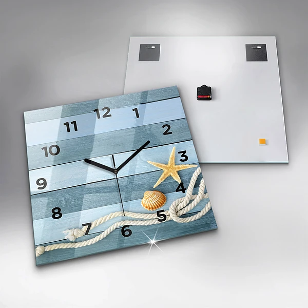Wanduhr quadratisch Streifen und Muscheln