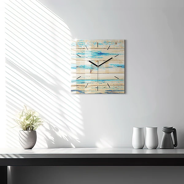 Wanduhr quadratisch Zerkratztes Holz