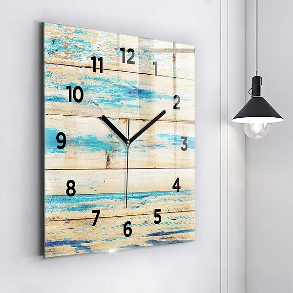 Wanduhr quadratisch Zerkratztes Holz