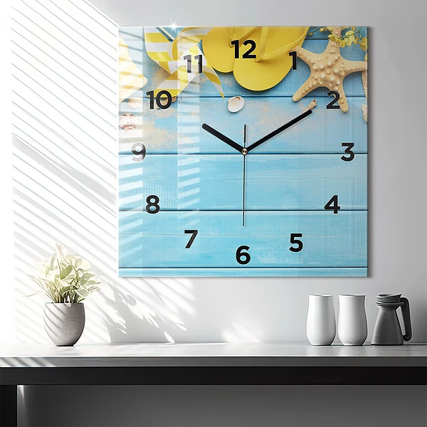 Wanduhr quadratisch mit motiv Strandzubehör und Tafeln