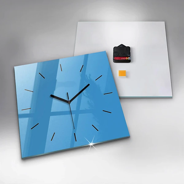 Wanduhr modern quadratisch Die Farbe Blau