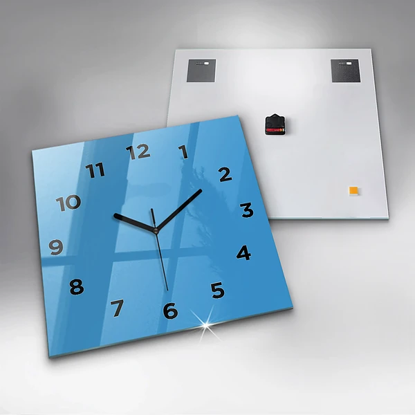 Wanduhr modern quadratisch Die Farbe Blau