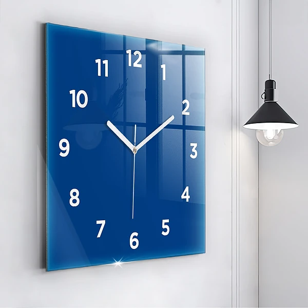 Wanduhr modern quadratisch Farbe blau